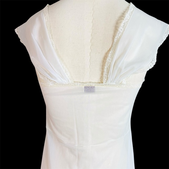 Vintage 60s White Lace Nightgown Peignoir Robe Set - Picture 7 of 11